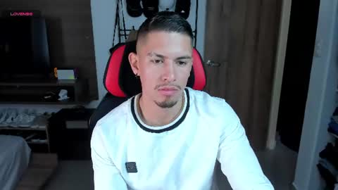AARON  online show from August 7, 12:38 pm