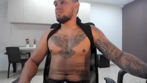 aaronhunter__ online show from July 28, 1:22 am