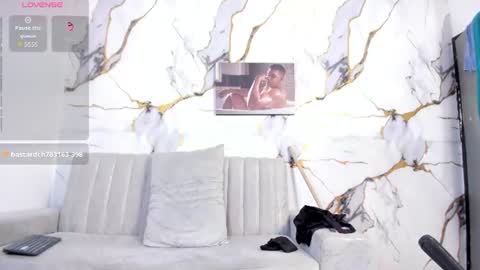 aaronhunter__ online show from July 29, 9:33 pm
