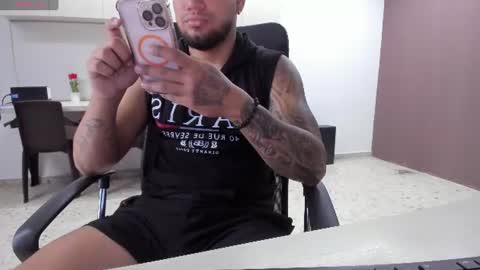 aaronhunter__ online show from August 17, 5:40 pm
