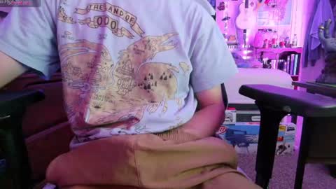 Aaron Skeetman online show from July 26, 4:39 am