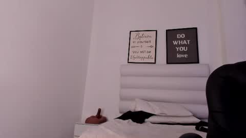 abbey_walker online show from August 15, 1:15 pm
