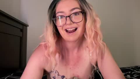 Abbi Willow online show from July 13, 4:13 pm