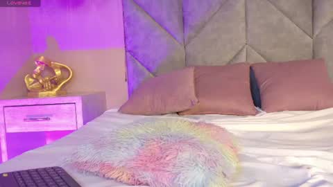 Abby Collins  online show from August 5, 5:11 pm