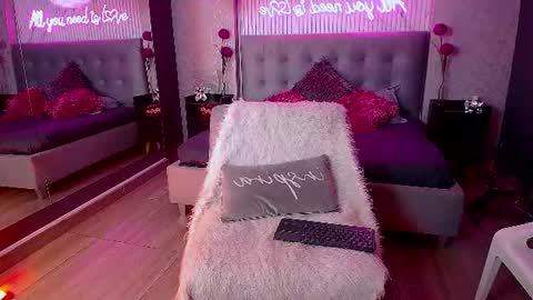 Abby online show from August 14, 9:29 pm