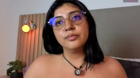 Abbygail online show from August 6, 11:15 pm