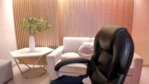 Abby Dalton  online show from August 3, 11:45 pm