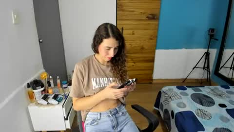 sara online show from August 9, 12:44 am
