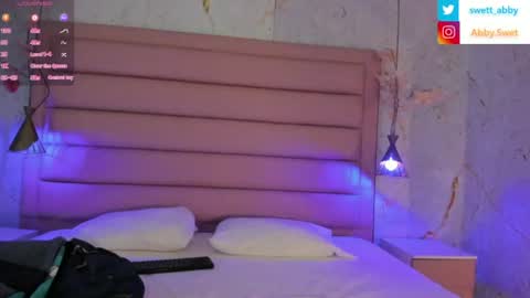 abbysweet1_ online show from August 11, 9:44 am