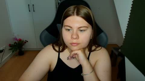 abbyvibe online show from August 10, 11:00 am