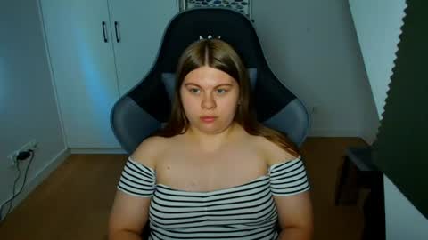 abbyvibe online show from August 13, 12:30 pm