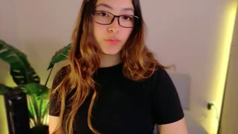Abella Ruiz online show from September 1, 5:41 am