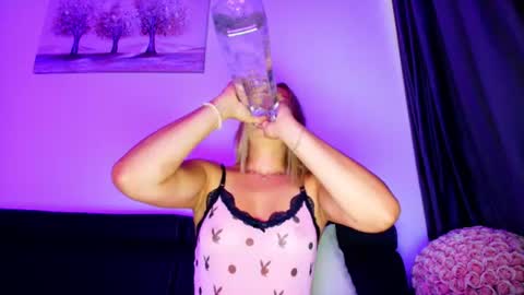 abella_soleill online show from July 19, 6:59 am
