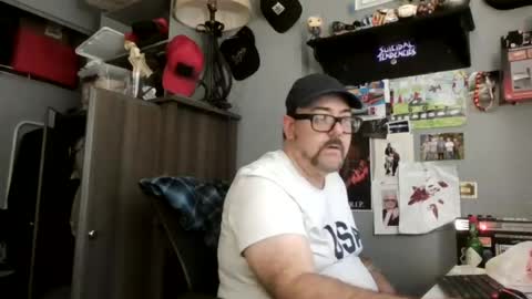 abennett76 online show from July 31, 8:03 pm