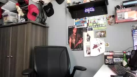 abennett76 online show from August 3, 2:35 pm