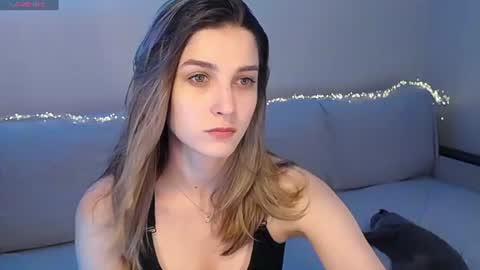 Abigail online show from August 7, 3:12 pm