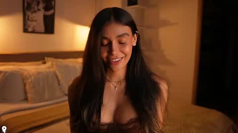 abril_w18 online show from August 6, 11:26 pm