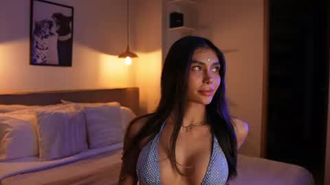 abril_w18 online show from August 14, 10:13 pm