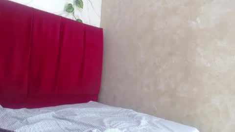 abrilameliadelmar online show from August 9, 6:25 am