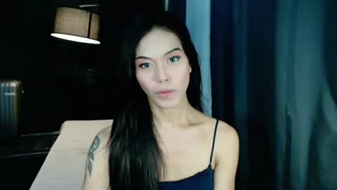 sophia holly online show from August 10, 1:29 am