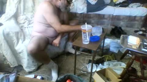 looking to  online show from August 17, 10:59 pm