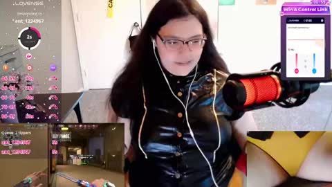 AChubbyGummy online show from April 10, 11:26 pm