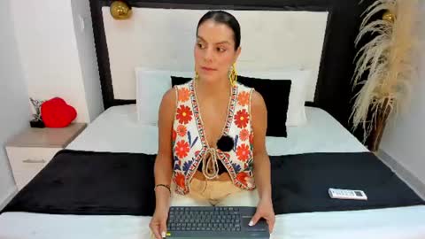    online show from August 21, 2:01 pm