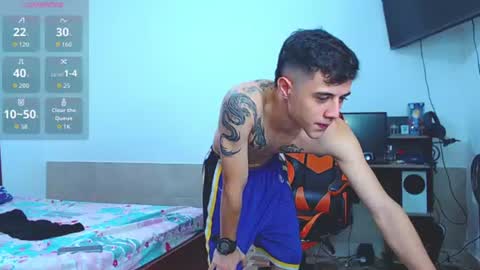 adam_hot11 online show from August 6, 10:53 pm