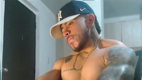 adam_shilder7 online show from August 13, 10:24 pm