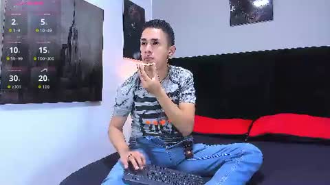 adam_walker_1 online show from August 7, 4:07 pm
