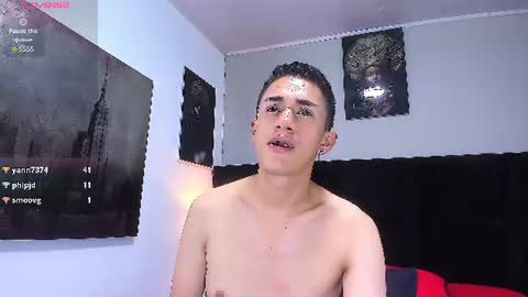 adam_walker_1 online show from August 7, 9:37 pm