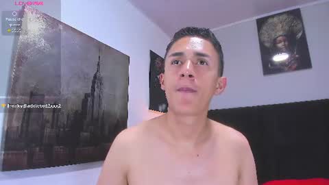 adam_walker_1 online show from August 12, 9:39 pm