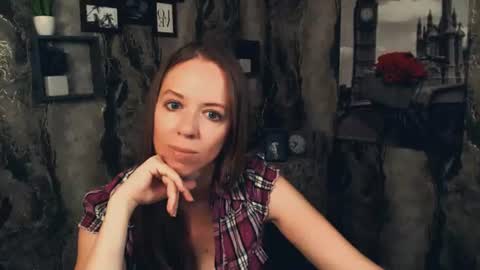 adamais_ online show from August 6, 9:19 am