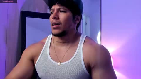 adambrocs1 online show from July 31, 2:01 pm
