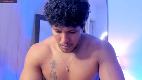 adambrocs1 online show from August 5, 6:44 am