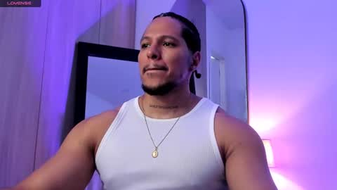 adambrocs1 online show from August 16, 4:11 pm