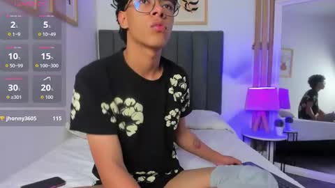 Adams online show from August 10, 2:29 pm