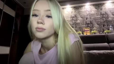 Kayla online show from August 9, 2:29 pm