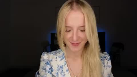 adele_armas online show from July 31, 9:20 pm