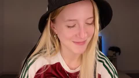 adele_armas online show from August 2, 10:06 pm