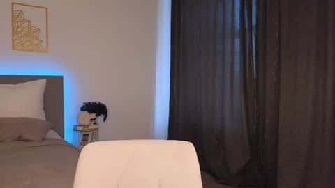 adele_armas online show from August 5, 2:53 am