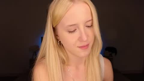adele_armas online show from August 5, 10:19 pm
