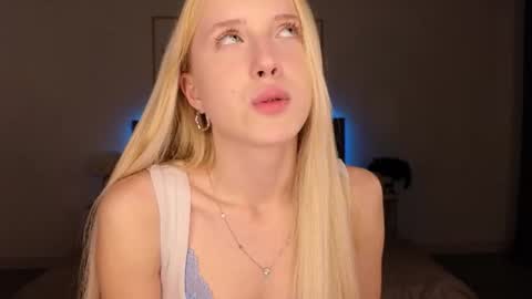 adele_armas online show from August 5, 11:25 pm
