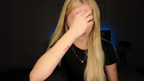adele_armas online show from August 6, 9:14 pm