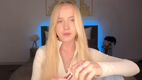 adele_armas online show from August 12, 9:06 pm