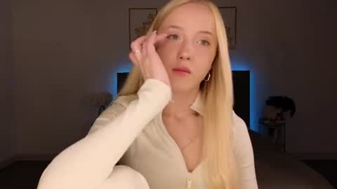 adele_armas online show from August 14, 9:29 pm