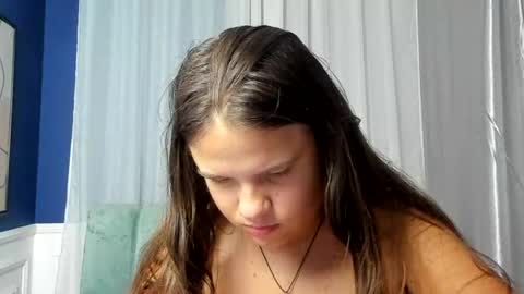 adelecruzz online show from August 2, 12:01 pm