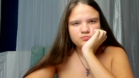 adelecruzz online show from August 13, 2:09 pm