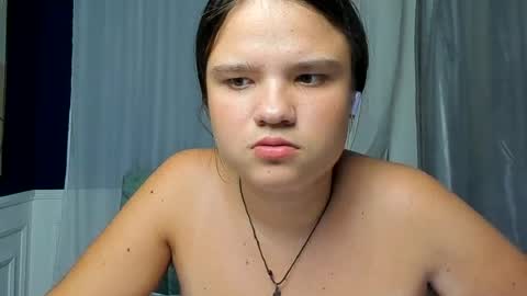 adelecruzz online show from August 15, 2:32 pm