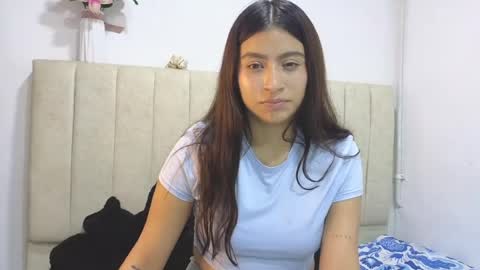 adellein foxx online show from July 14, 2:06 am